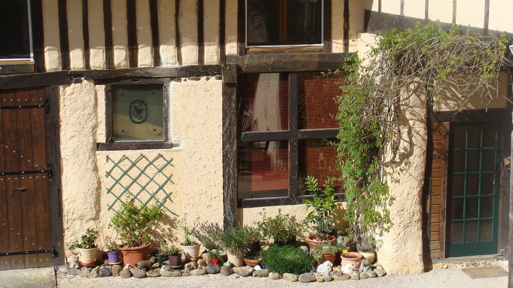 Gite Du Paradis Vieuzos Exterior photo